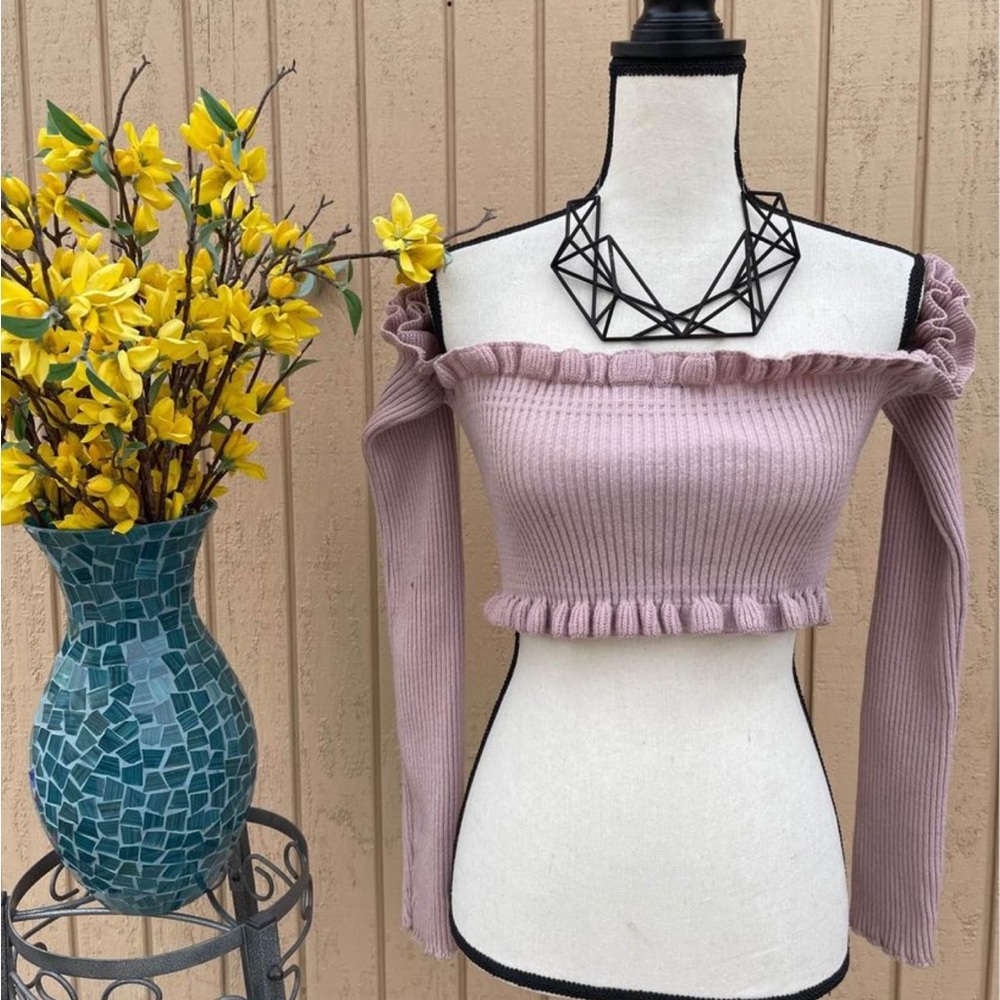 Pretty little thing Crop sweater soft knitted ruffles
